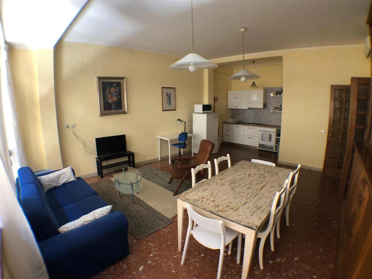 4 Bedrooms - Ponte Vecchio Firenze Esterno foto